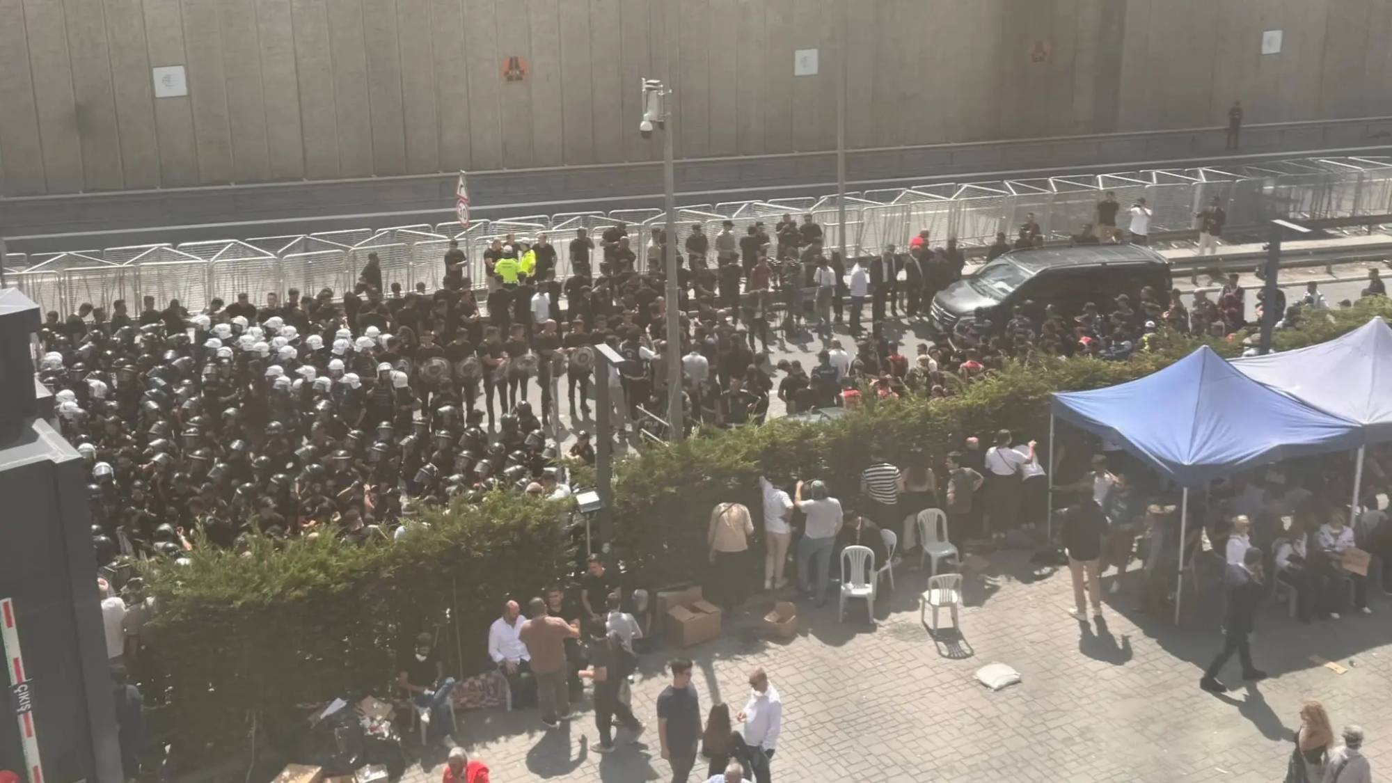 chpden yerlikayaya kanunsuz emirlerle hukuka aykiri bir sekilde baba ocagimiza saldiri emrini siz mi verdiniz UuYNTqsB