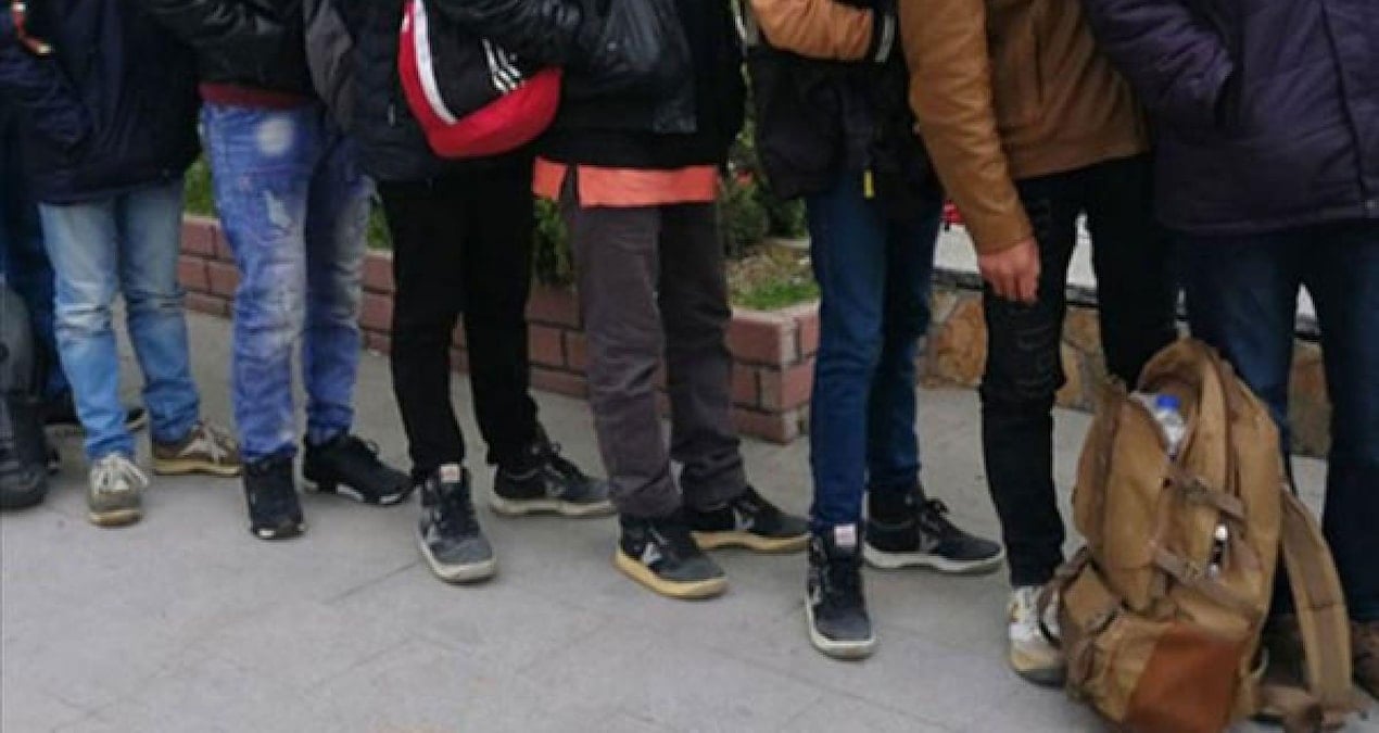 denetimlerde 11 duzensiz gocmen yakalandi Y7DiKhSI