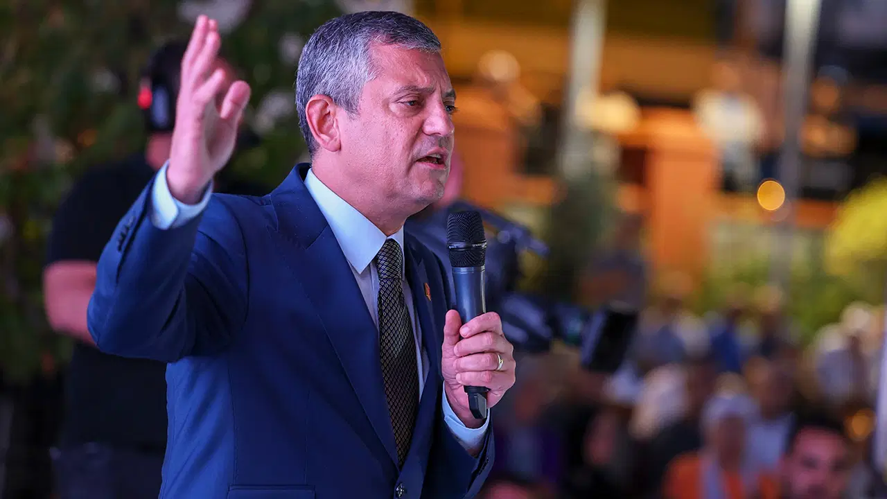 ozgur ozelden 15 eylul oncesi kritik cagri yarini isaret etti saat verdi fm8KH9HU