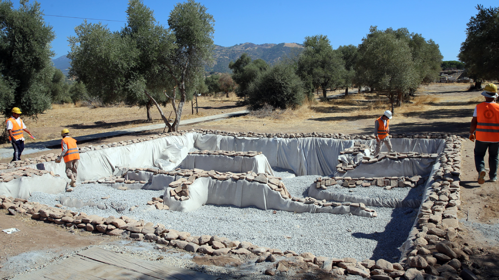 tralleiste antik caglardaki toprak zenginlerinin villalari gun yuzune cikariliyor 8EKhJjAN