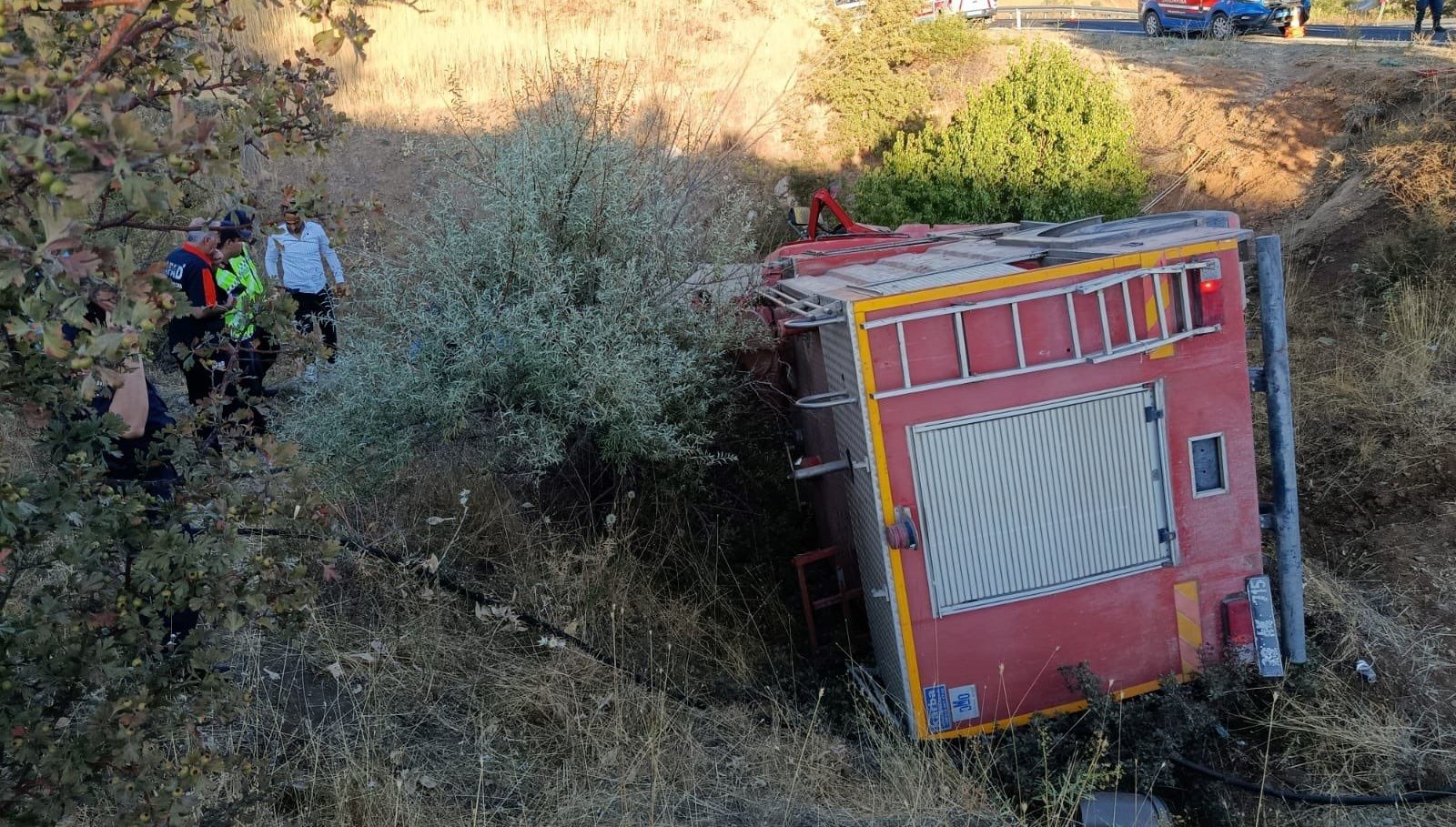 yangina giden itfaiye araci kaza yapti zBTrhbdQ