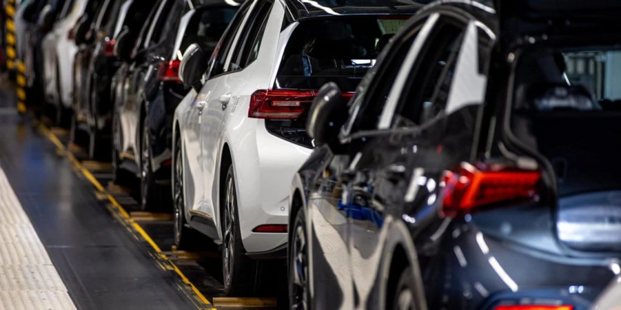 abnin hamlesi otomotiv sektorunde panige yol acti hisse senetleri sert dusus yasadi alman devi cakildi OybY4XEP