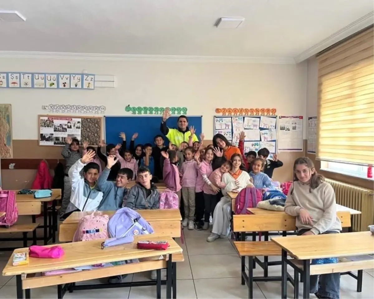 bozuyukte ogrencilere trafik guvenligi semineri duzenlendi uQZr4OOR.jpg