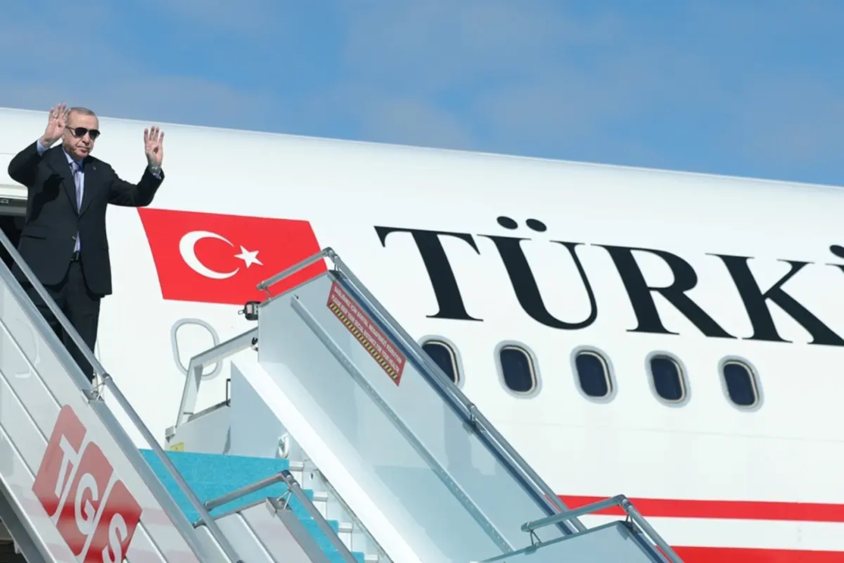 erdogan misirda ucak once pisti pas gecti sonra havalimanina inis yapti x3qPsqwT.jpg