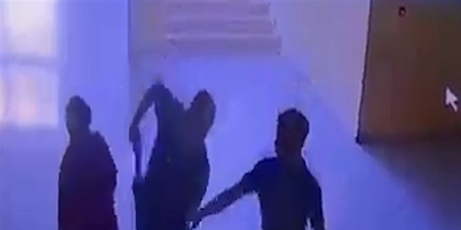 ogretmene demir sopali saldiri saldirgan tutuklandi ogretmen gorevi birakti q3LTkN9i.jpg