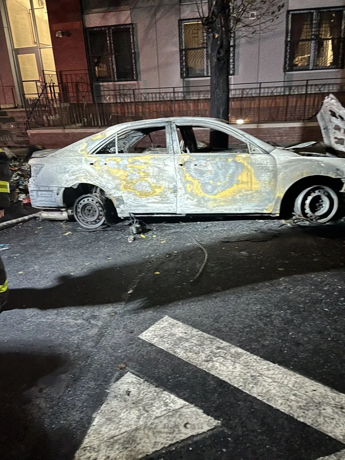 new yorkta arac patlamasi 7 itfaiyeci yaralandi GiADz4F2.jpg