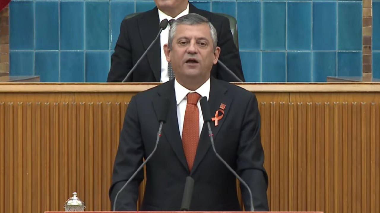 ozgur ozel grup toplantisinda konusuyor 9FVq58jU.jpg