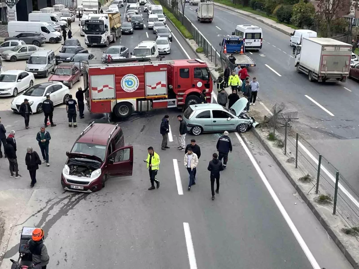 tekirdagda trafik kazasi cerkezkoy kapakli yolu 1 saat kapali kaldi YuQMHFEN.jpg