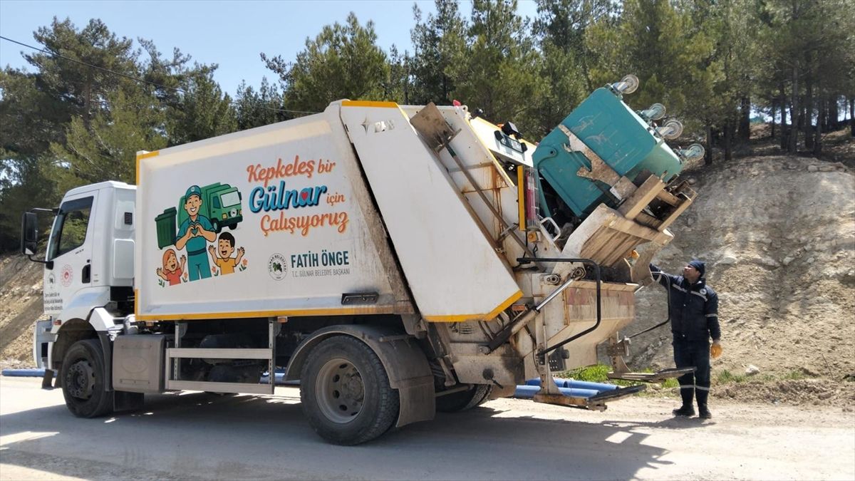 Gülnar’da Çöp Konteynerleri Modernize Edildi