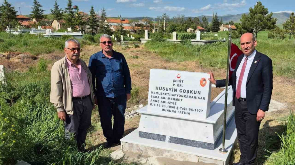 Afyonkarahisar’da 49 Yıl Sonra Şehit Hüseyin Coşkun’un Mezarı Yenilendi
