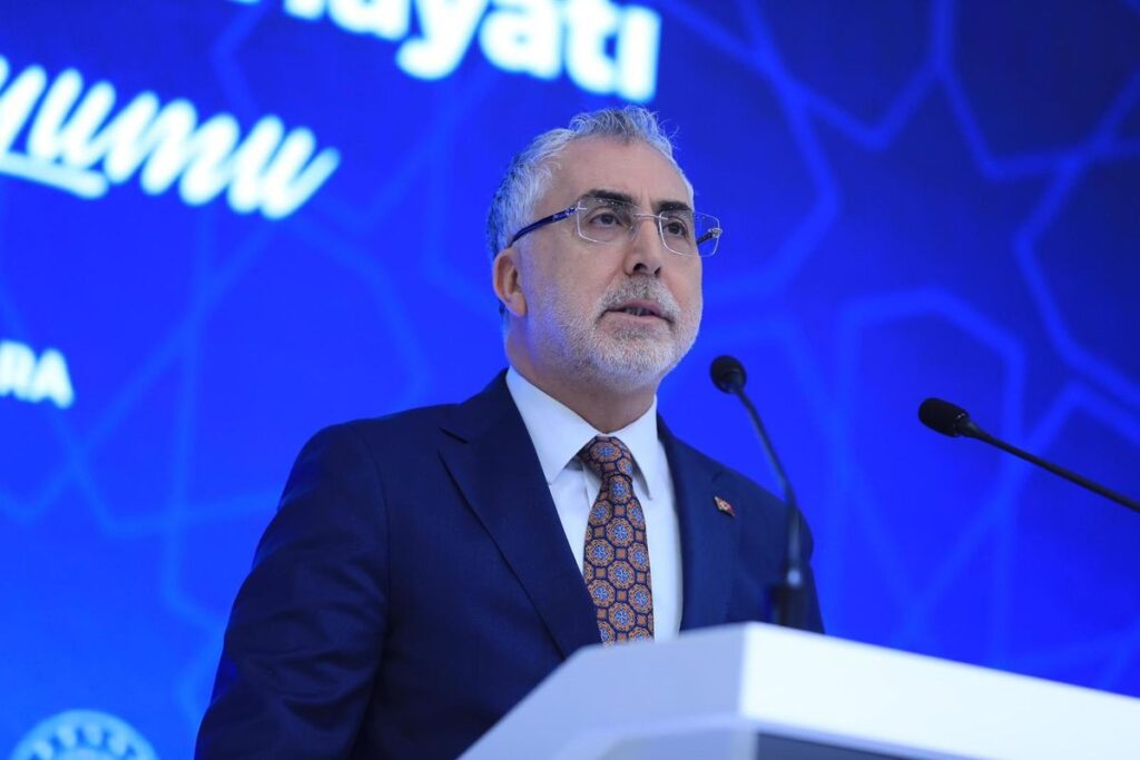 Bakan Işıkhan: Teknoloji İnsanları Güçlendirmeli, Yerine Geçmemelidir