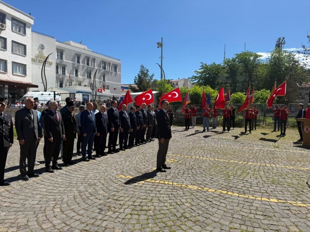 Çermik’te 19 Mayıs Coşkusu: Gençler Atatürk’ü Andı