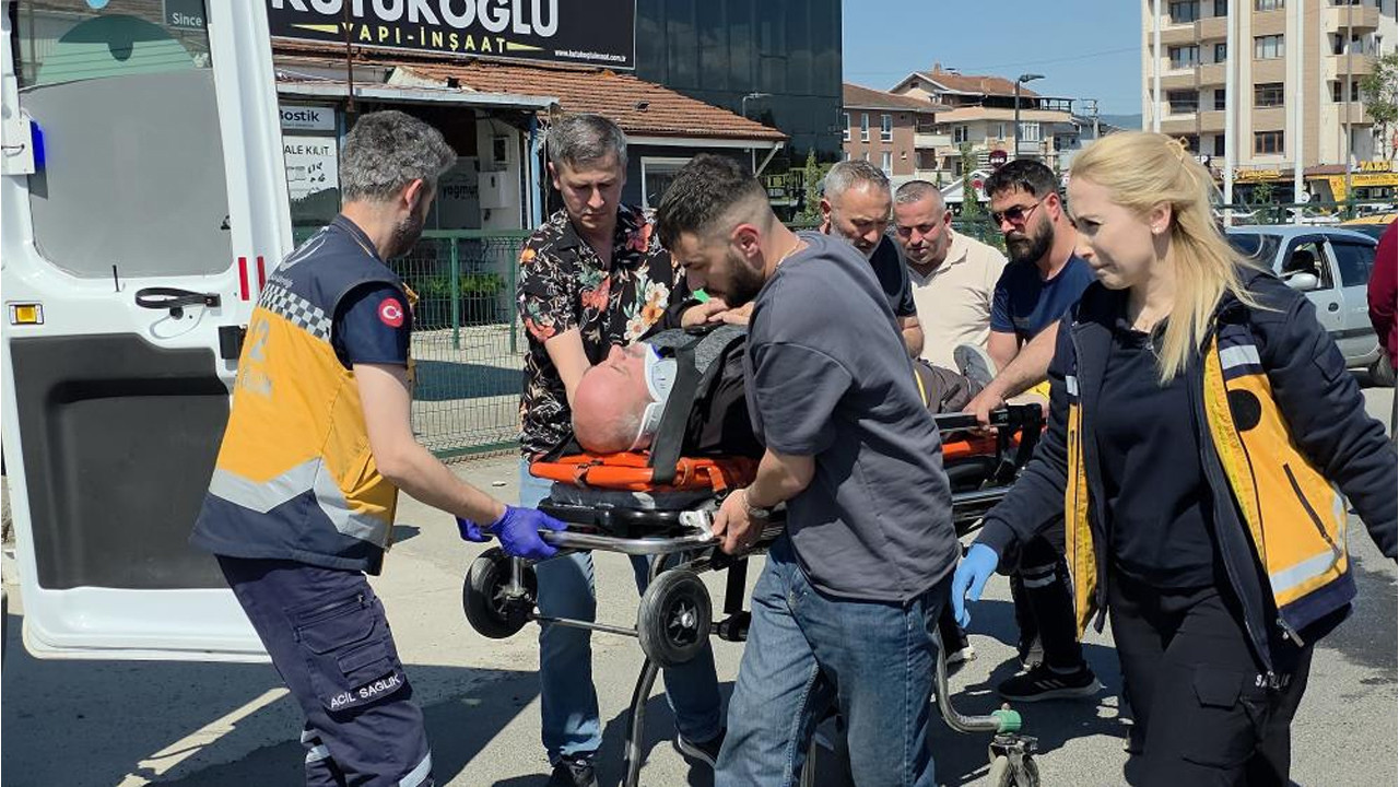 Düzce’de Trafik Kazası: Minibüs Motosiklete Çarptı, 1 Kişi Yaralandı