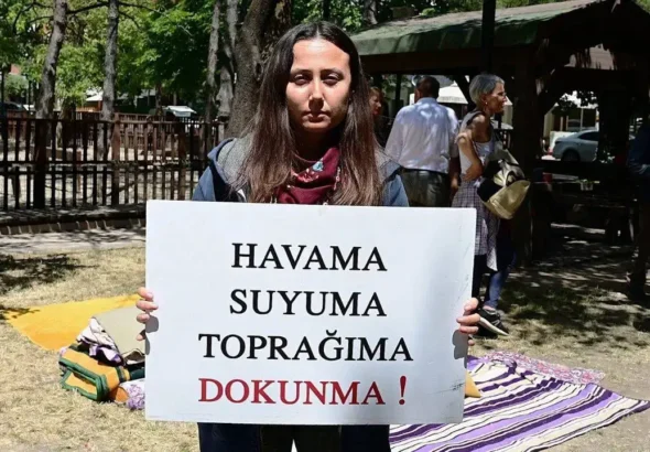 erinc-sagkandan-esra-isik-aciklamasi-mutluluk-verici-cavskJRa