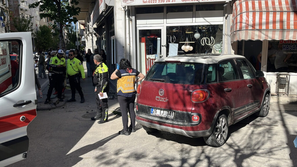 Eskişehir’de Yayaya Otomobil Çarptı: Hayatını Kaybetti