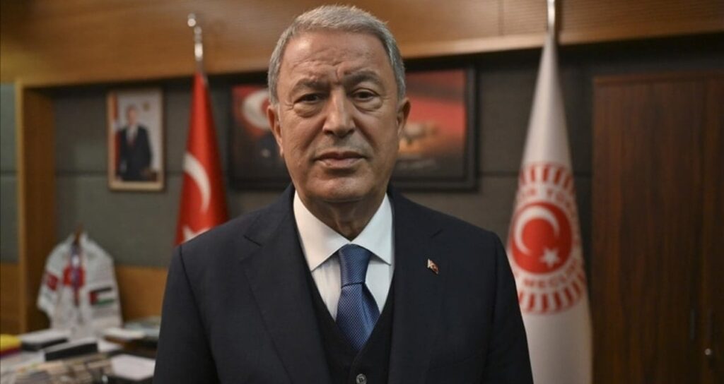 Hulusi Akar’dan Öğrencilere Şaşırtıcı Öneri: “Yarından İtibaren Okulu Bırakıp Çin’e Gidin”