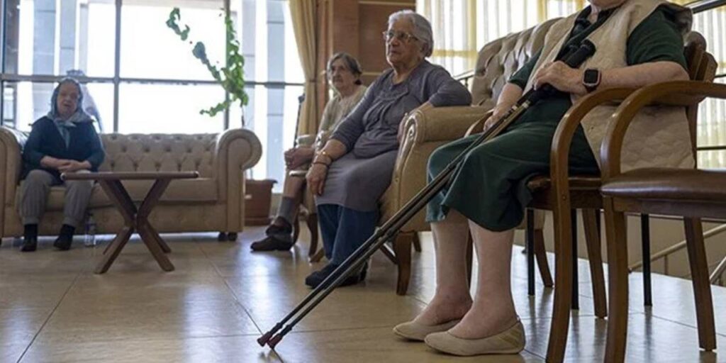 Huzurevlerinde Yeni Dönem Başladı: Yaş Şartları ve Başvuru Süreçleri Yenilendi