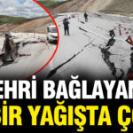 Şiddetli Yağışlar Nedeniyle İki Şehir Arasındaki Yol Çöktü