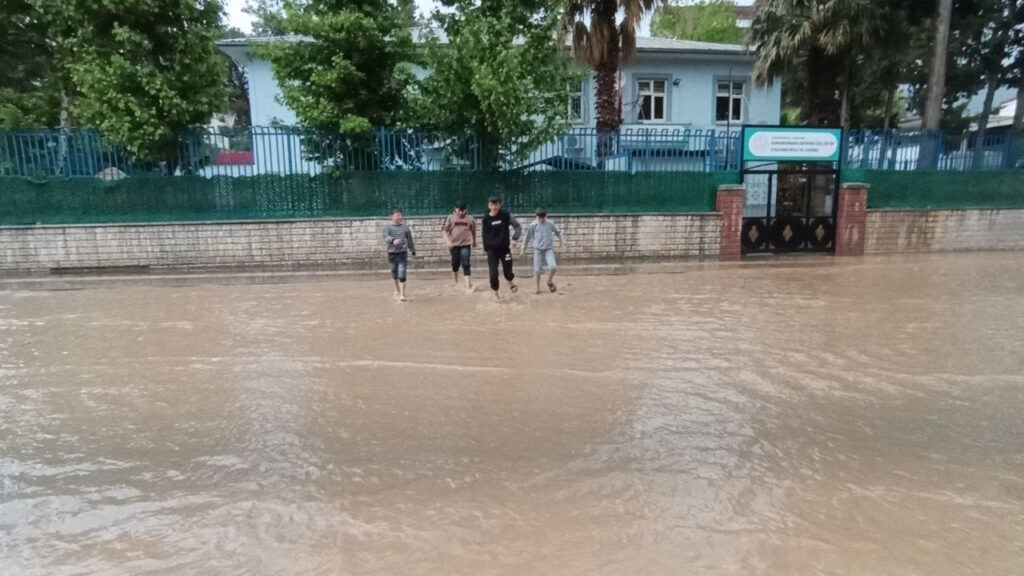 Kahramanmaraş’ta Şiddetli Yağışlar Hayatı Olumsuz Etkiledi