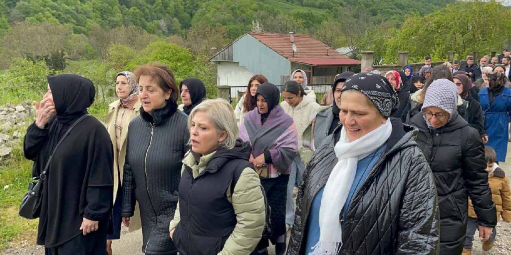 Sakarya’da Taş Ocağına Karşı Protesto: Hendek’te Vatandaşlar Yürüyüş Düzenledi