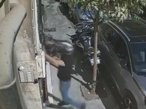 Eski karisinin evini basip kayinpederini olduresiye dovdu xEjODpQ5
